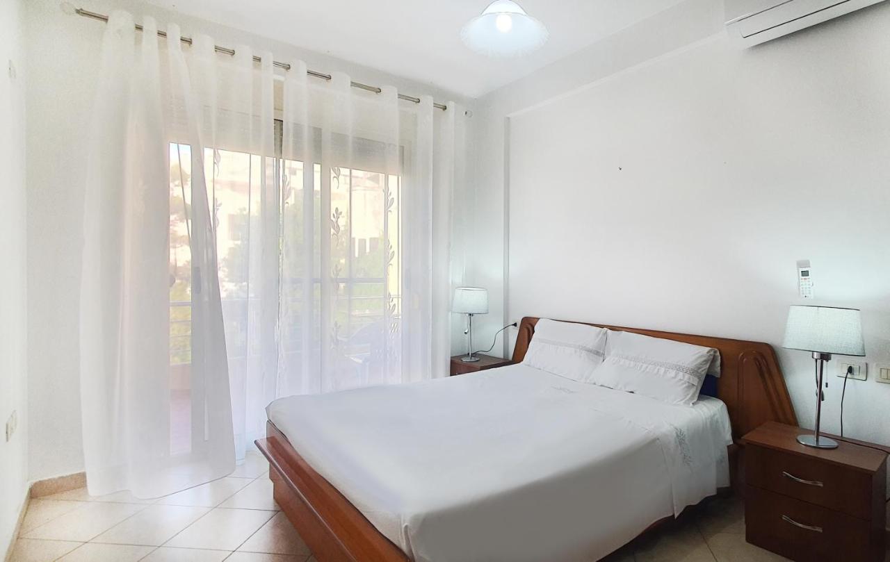 Sea & Sun Apartment Dıraç Dış mekan fotoğraf